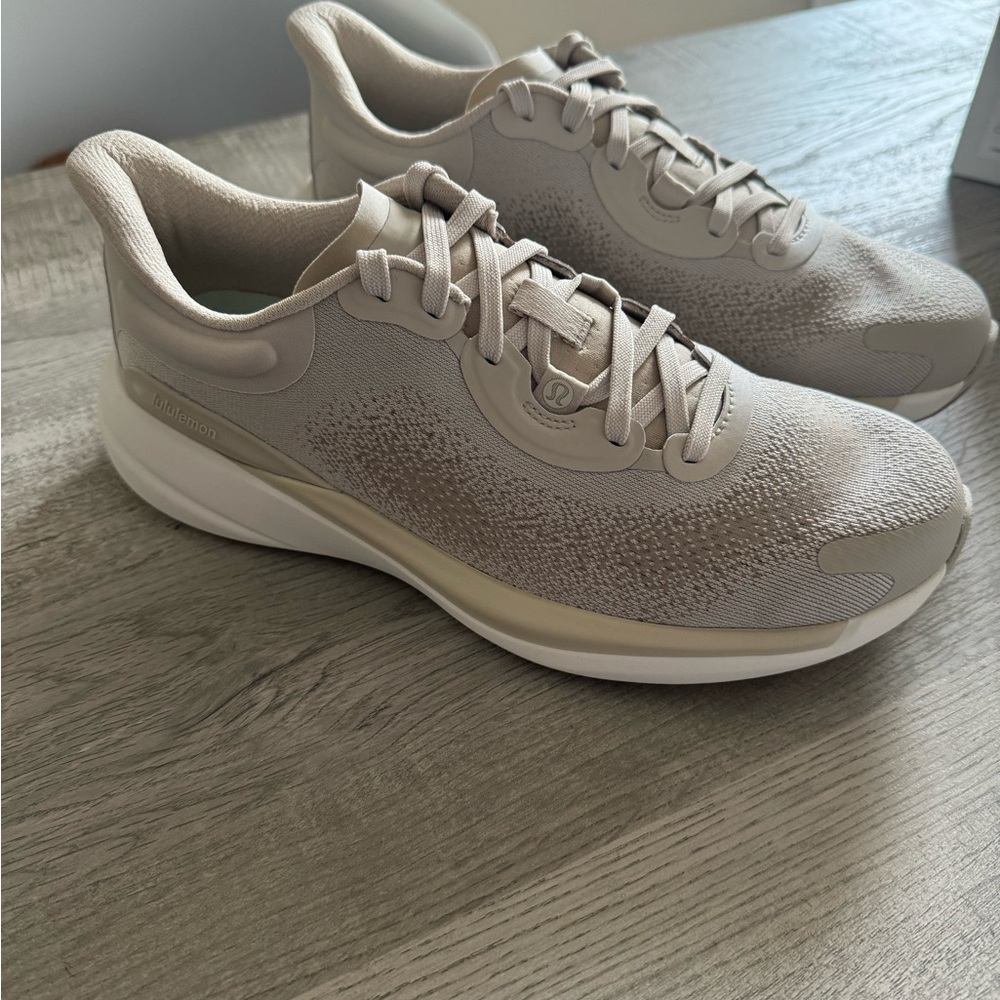 New in box Lululemon workout shoes